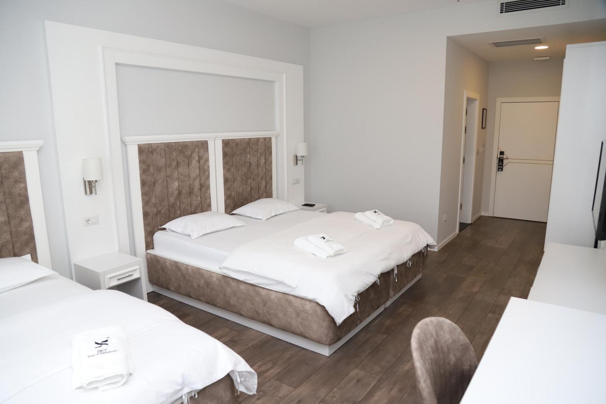 Sky Hotel Prizren Extérieur photo