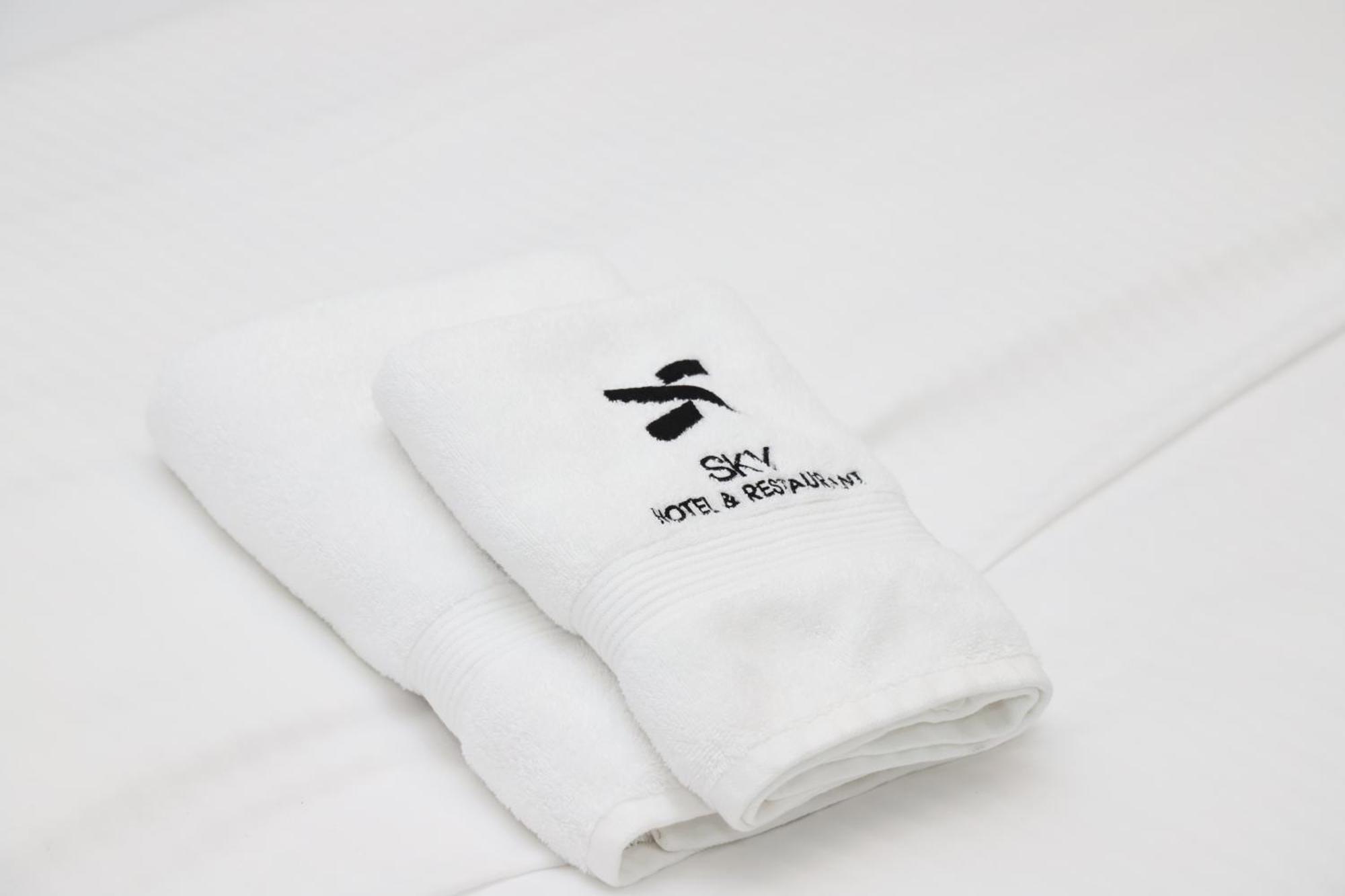 Sky Hotel Prizren Extérieur photo