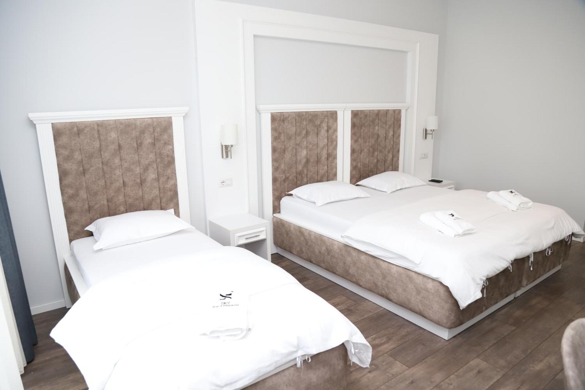 Sky Hotel Prizren Extérieur photo