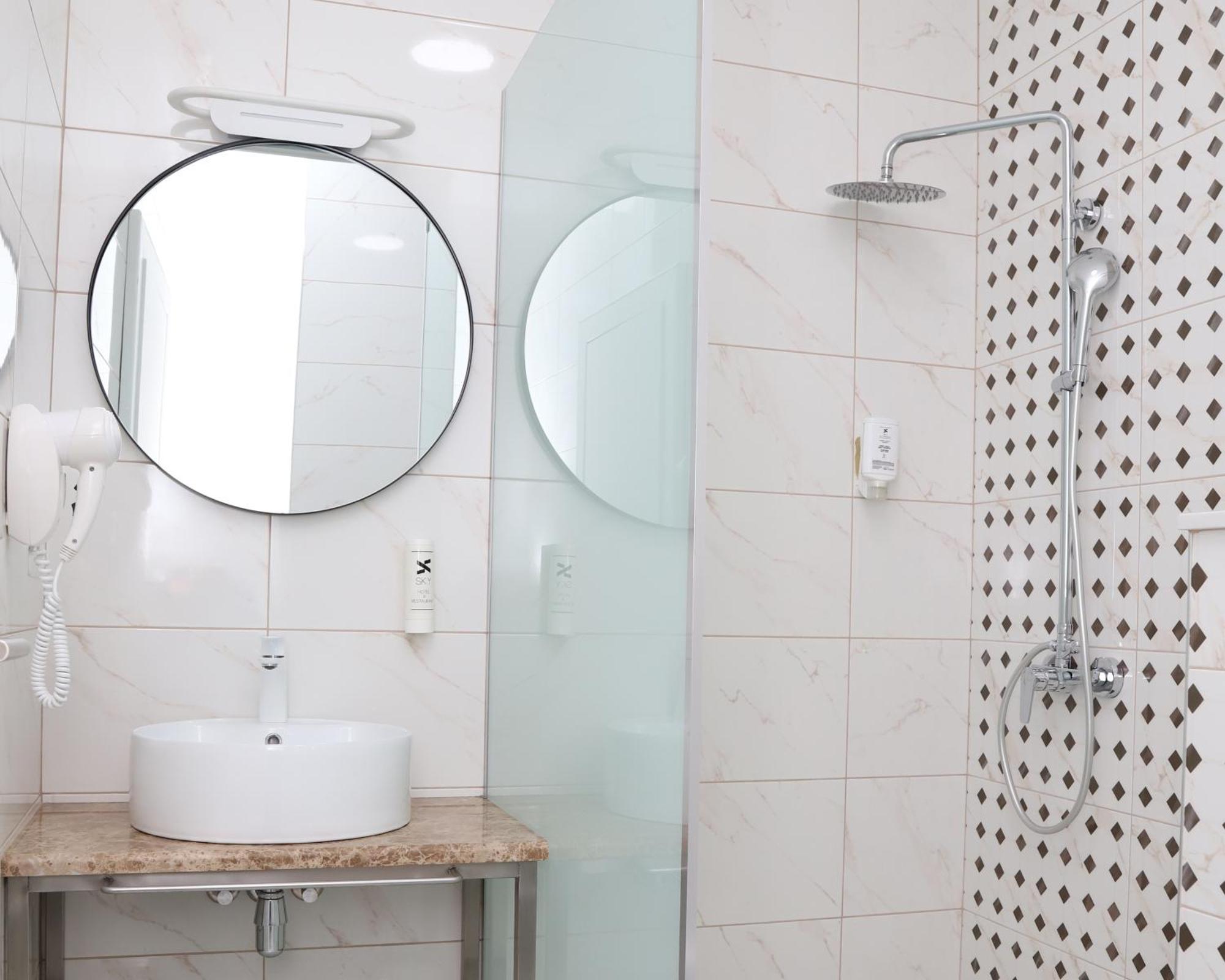 Sky Hotel Prizren Extérieur photo