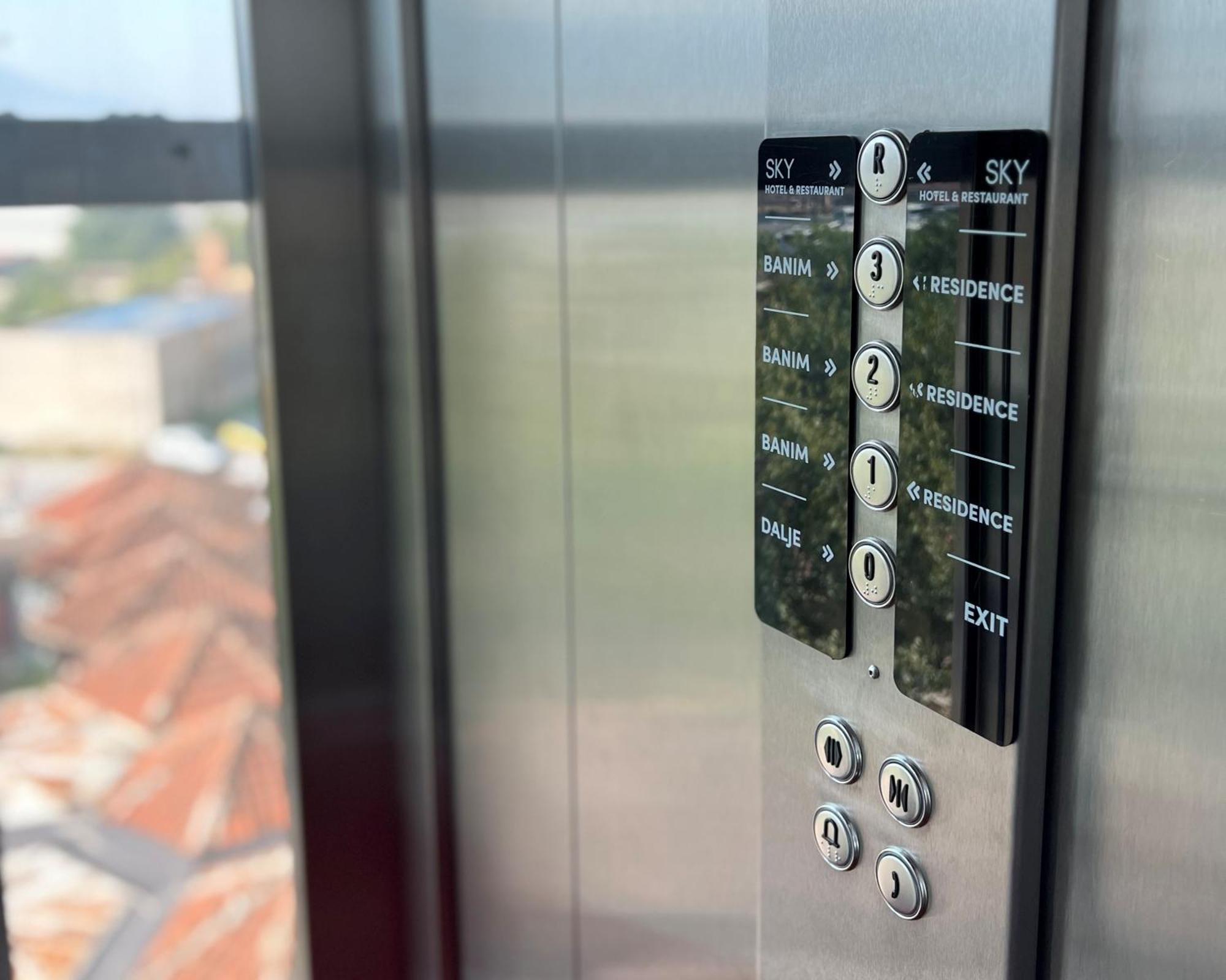 Sky Hotel Prizren Extérieur photo